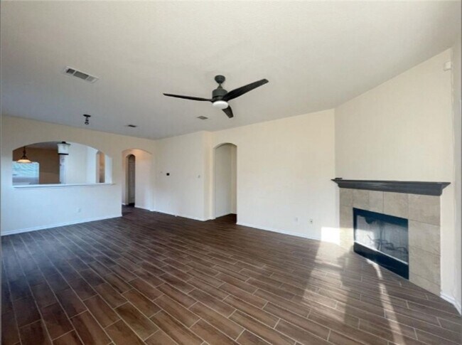 Building Photo - 18208 Maxa Dr