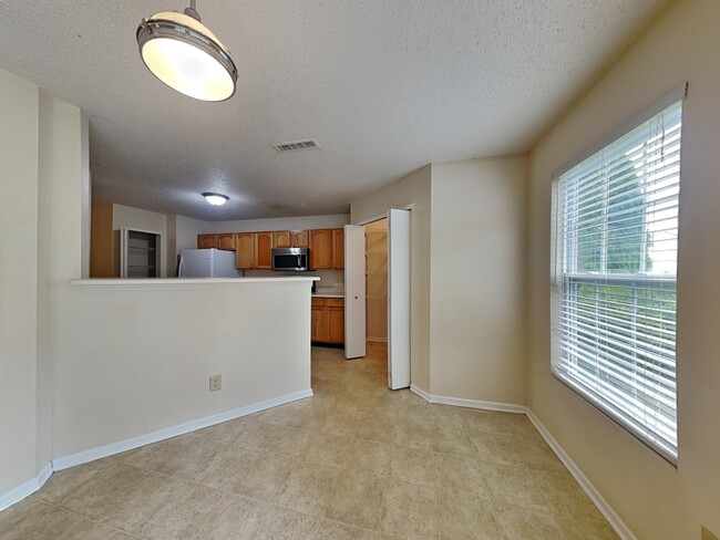 Building Photo - 10294 Cumberland Pointe Blvd