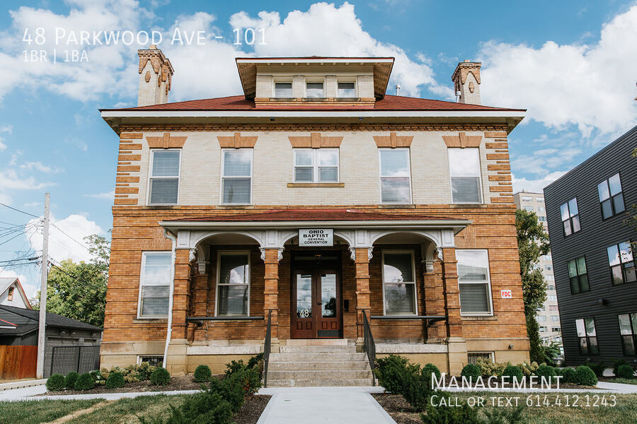 Primary Photo - 48 Parkwood Ave