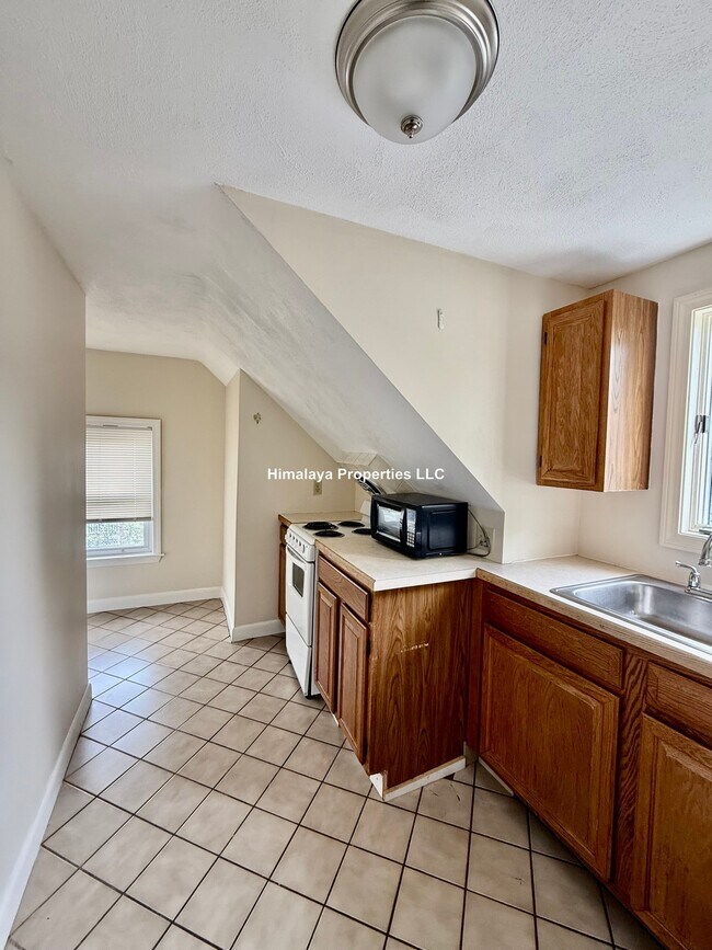 Building Photo - 29 Capen St