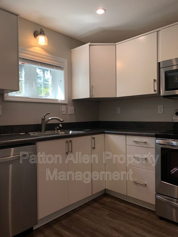 Building Photo - 109 Barnard Ave