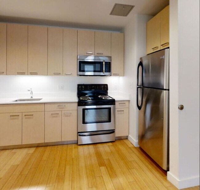 Photo - 1BR 1Bth apartment in modern building, great location!