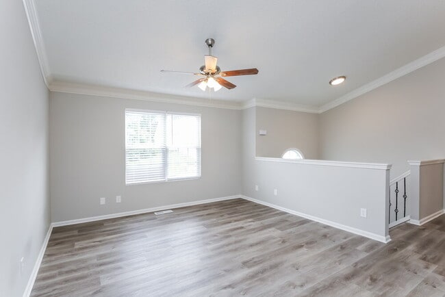 Foto del edificio - 215 Ashland Manor Dr