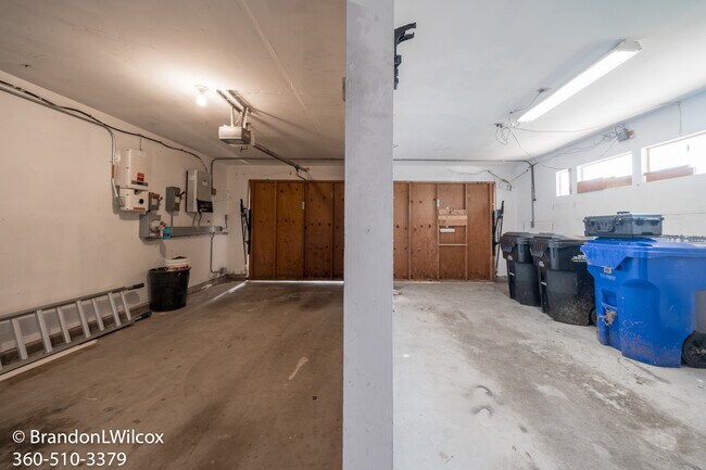 Building Photo - 4964 Emelene St