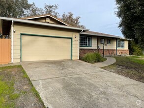 Building Photo - 5429 Hillsdale Blvd
