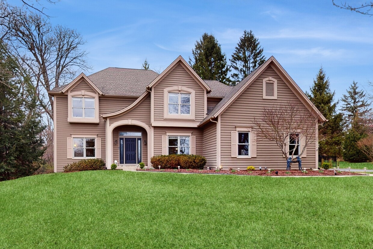 Primary Photo - 7111 Saddle Oaks Dr