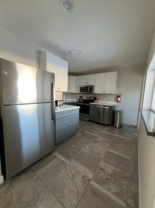 Foto del edificio - 320 W 4th St