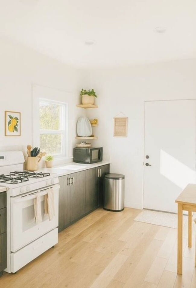 Building Photo - Beautiful Remodeled 4 bedroom house Near Downtown and Cal Poly