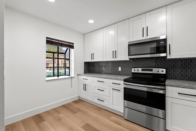 Building Photo - 3783 Carambola Cir N