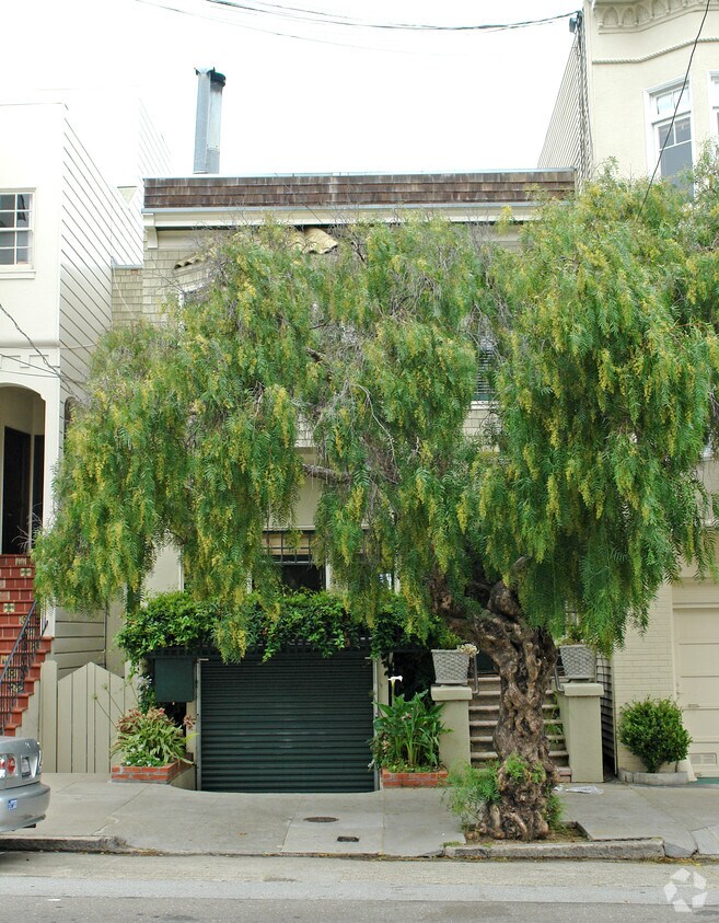 Primary Photo - 2622-2624 Greenwich St