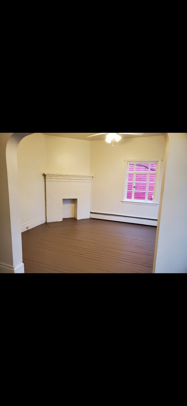 Foto del edificio - 212 Bishop Ave