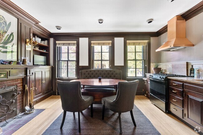 Building Photo - 295 Marlborough St