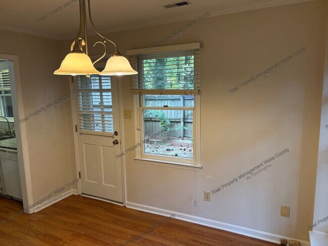 Building Photo - 5512 Hamstead Crossing