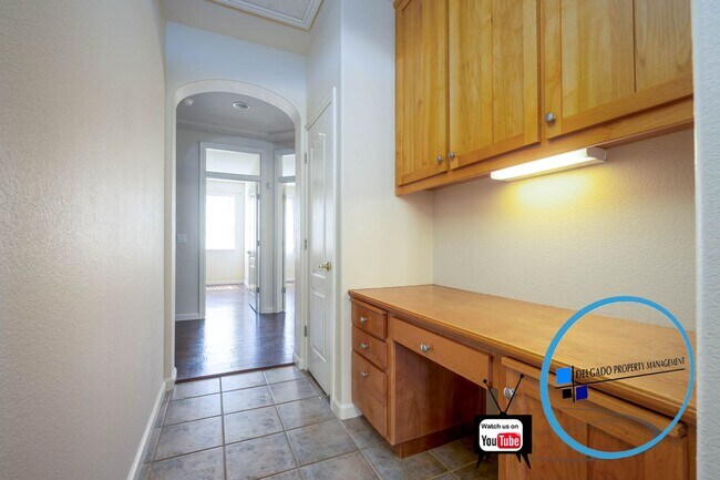 Building Photo - North Vallejo Home Available Now!