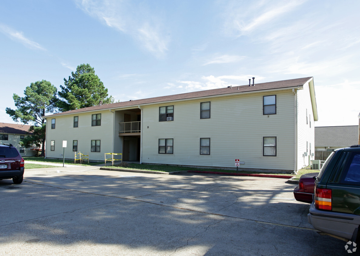 Foto principal - Pine Ridge Apartments