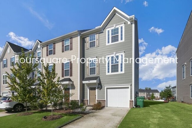 Building Photo - Townhome | 2nd Floor Back Deck| One Car Ga...
