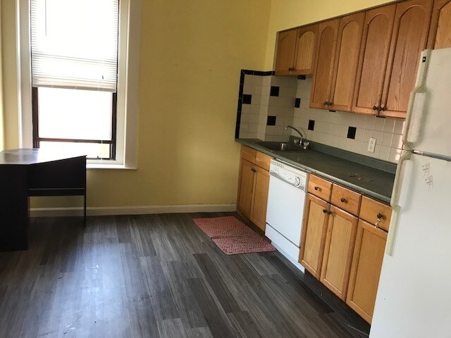 Primary Photo - 302 Washington St