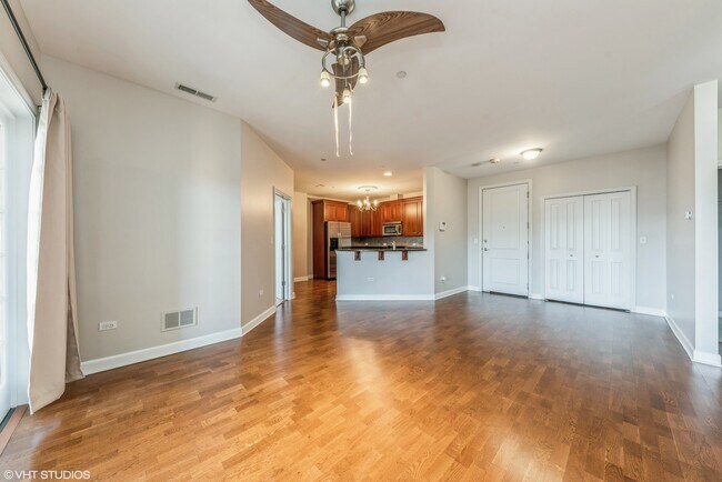 Building Photo - 50 N Plum Grove Rd