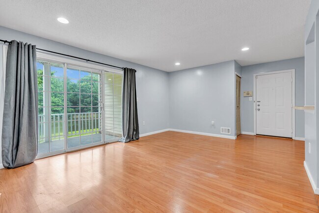 Building Photo - 296 Wimbeldon Ct