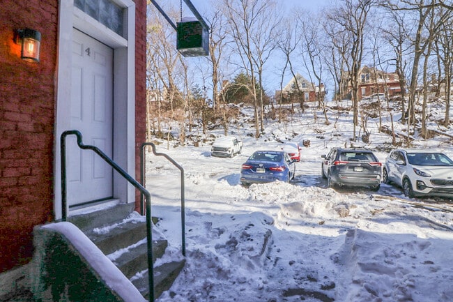 Foto del edificio - 2228 Kemper Ln