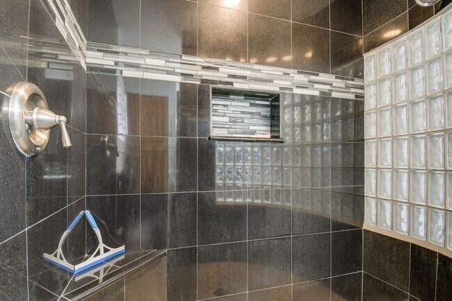 Foto del edificio - 13847 N Hamilton Dr