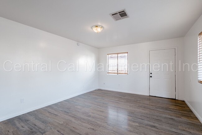 Building Photo - 130 8th St