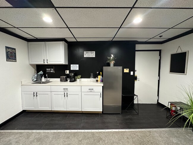Foto del edificio - 4730 Clifton Rd