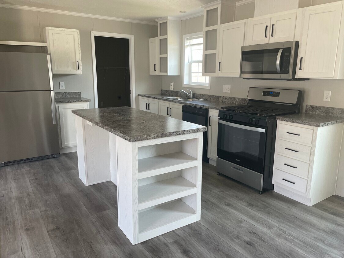 373 English Oak Ln, Whittaker, MI 48190 House Rental in Whittaker, MI