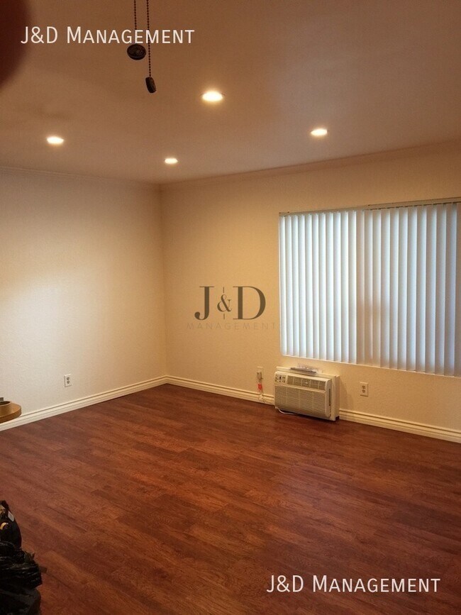 Foto del edificio - 3682 Nile St