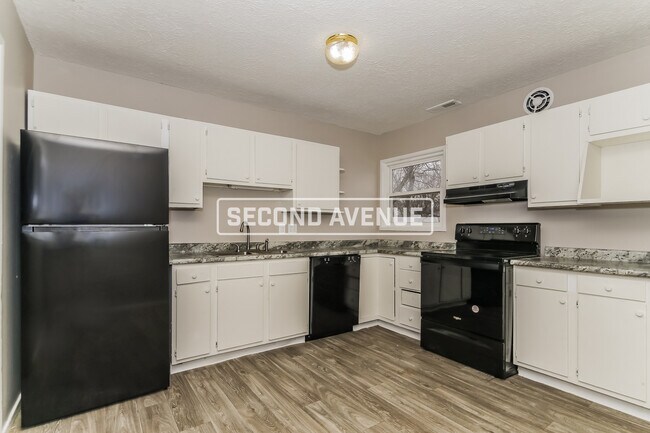 Building Photo - 403 Eberhart DR