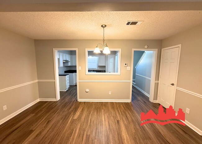 Foto del edificio - 5555 Blossom Ln