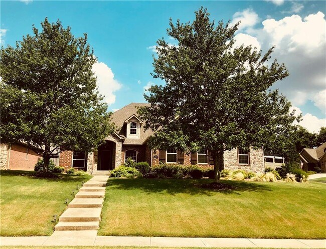 Building Photo - 1051 Hunters Pointe