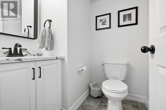 Building Photo - 2044 Bergamot Cir