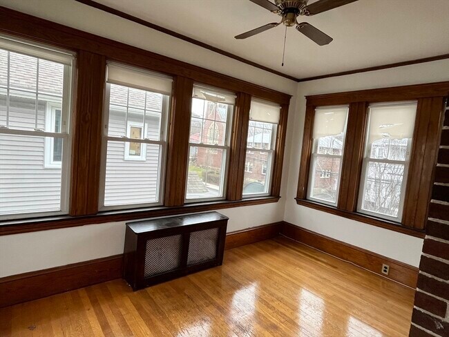 Building Photo - 15-17-17 Eddy St