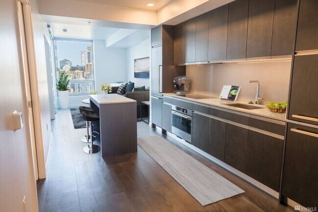 Building Photo - 1Bd+Den/1Ba Seattle Condo