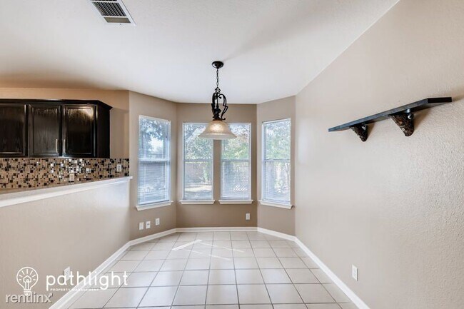 Building Photo - 3 br, 2.5 bath House - 1410 Rio Bravo Loop...