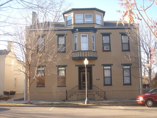 Building Photo - 227 E High St