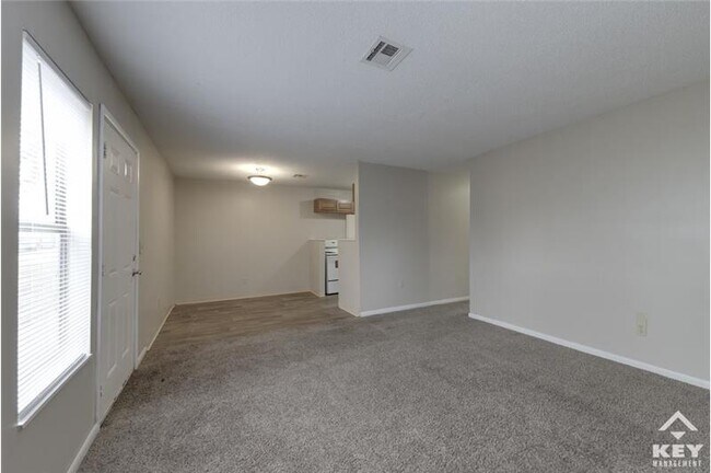 Building Photo - 1324 N Minneapolis St