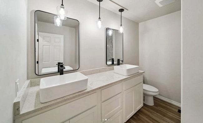 Foto del edificio - 610 W Fairview St