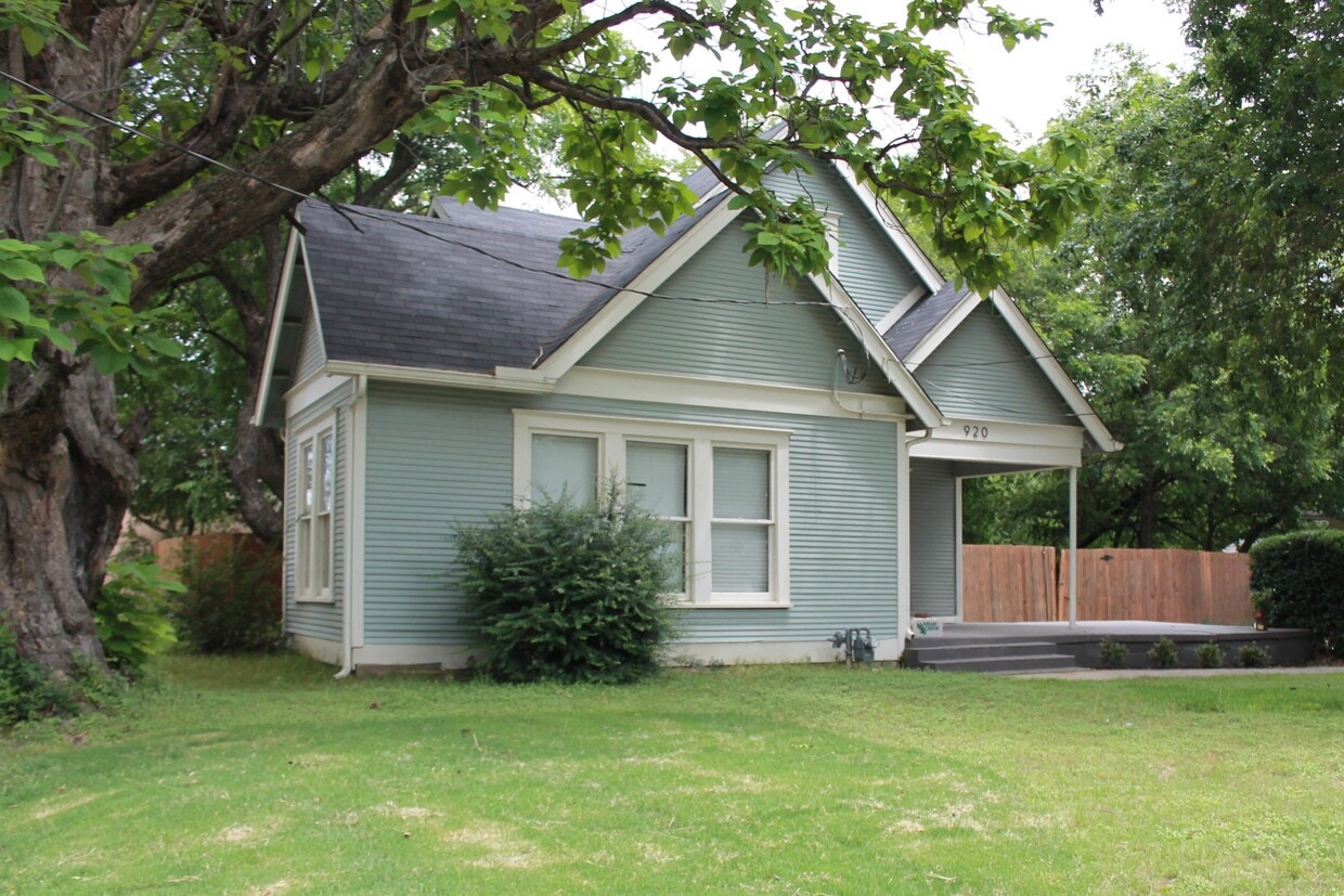 Photo - 920 Bolivar St (Denton, TX)