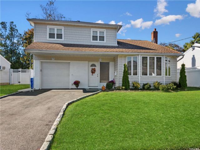 Primary Photo - 2154 Wantagh Park Dr