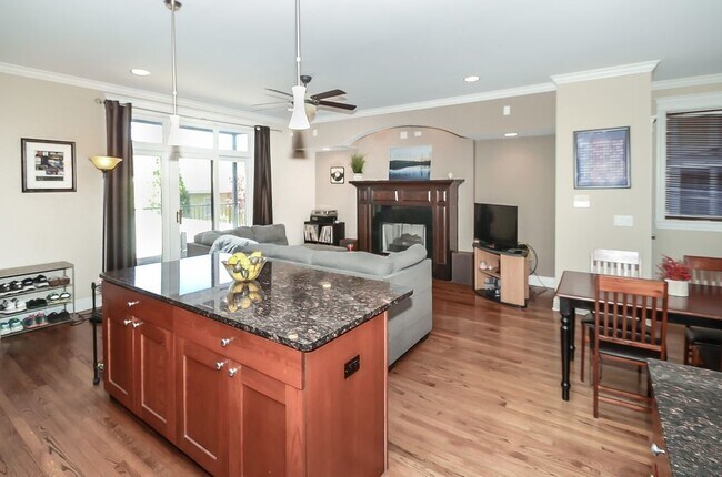 Foto del edificio - 5818 N Winthrop Ave