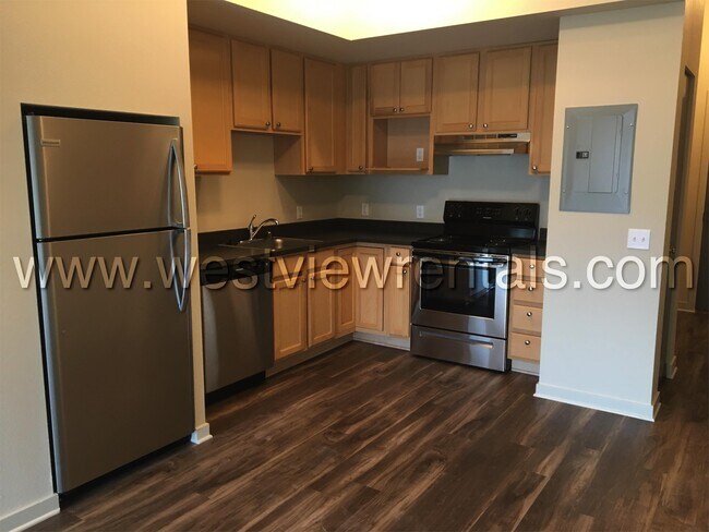 Foto del edificio - 1225 Railroad Ave