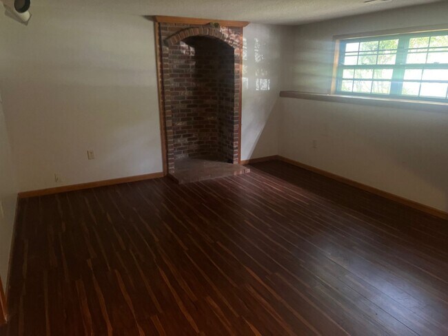 Foto del edificio - Coming Soon! Spacious 3-bedroom, 2-bathroom home in the highly sought-after Blue Springs area!