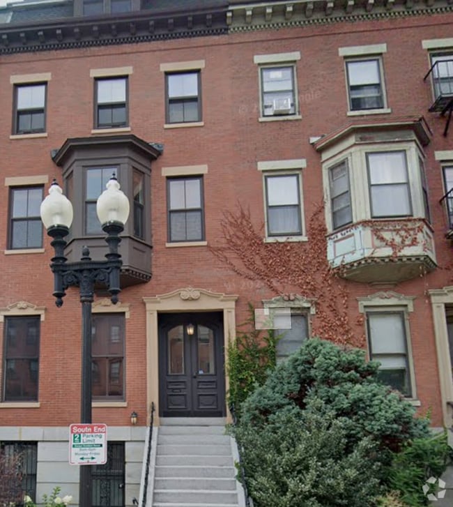 Building Photo - 471 Massachusetts Ave