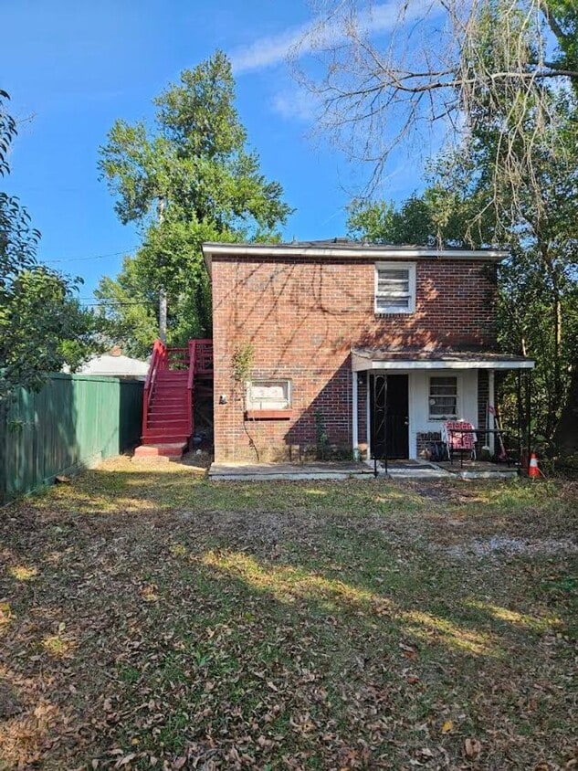 Primary Photo - 2323 - 2325 Laurie St