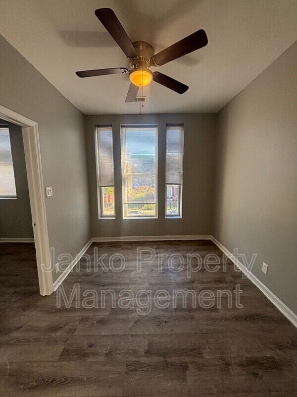 Foto del edificio - 7134 S Cornell Ave