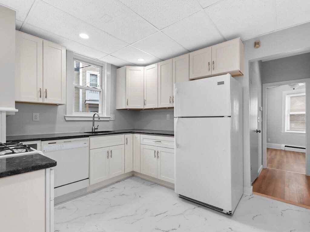 Primary Photo - 33 Essex St