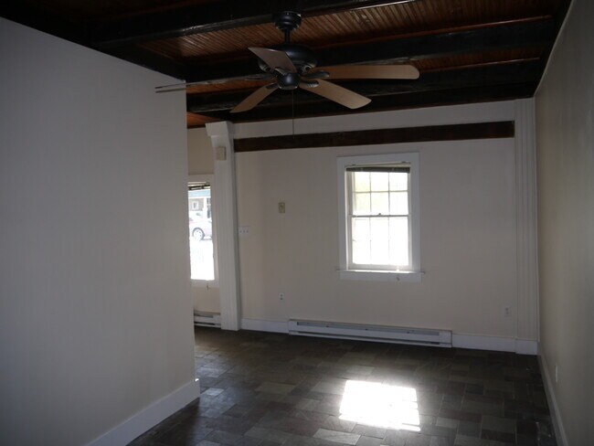 Building Photo - 110 Pear Aly