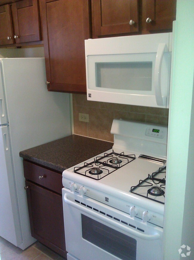 Kitchen - North Shore Apartments